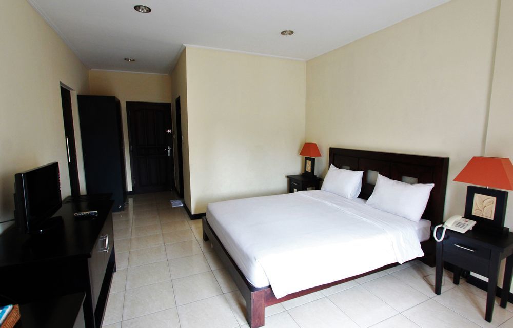 Hotel Intansari Denpasar Exteriör bild
