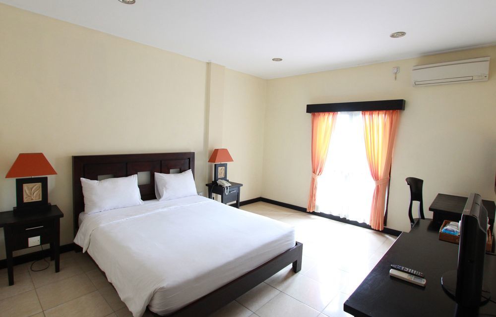 Hotel Intansari Denpasar Exteriör bild