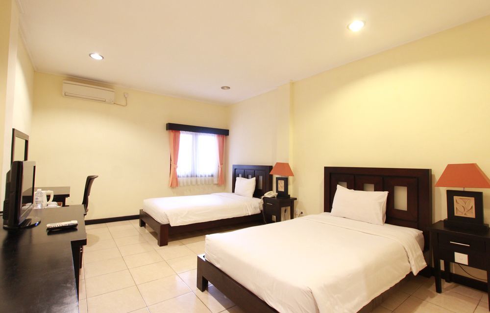 Hotel Intansari Denpasar Exteriör bild