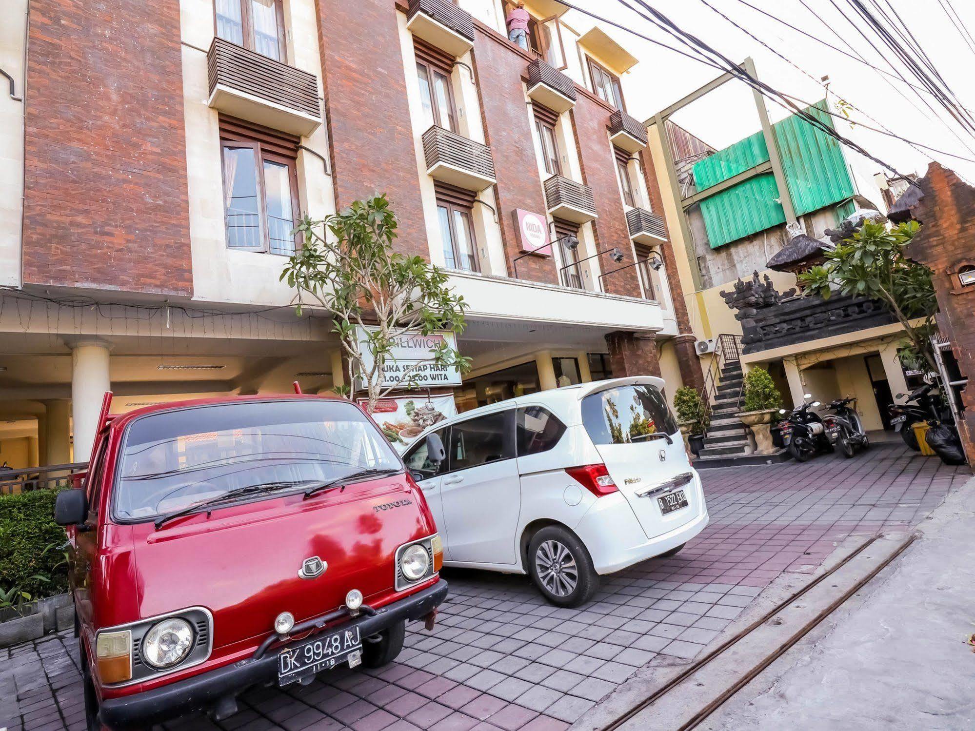 Hotel Intansari Denpasar Exteriör bild