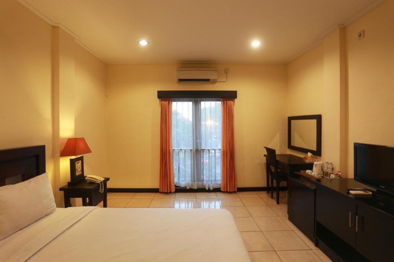 Hotel Intansari Denpasar Exteriör bild