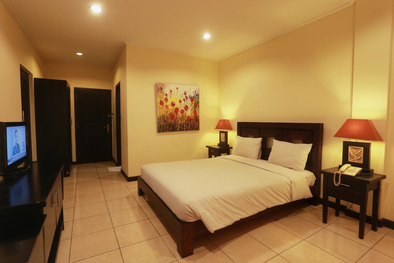 Hotel Intansari Denpasar Exteriör bild