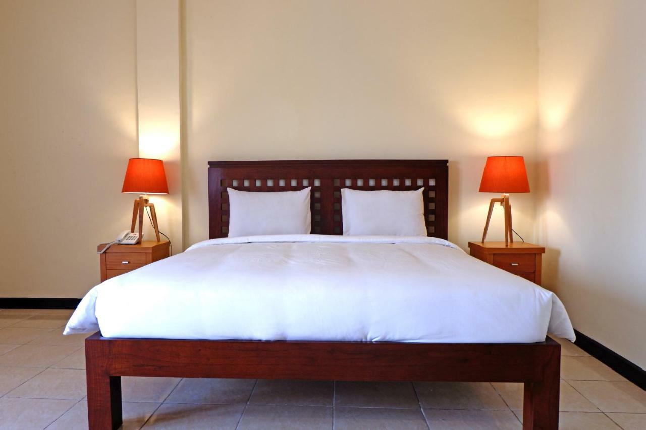 Hotel Intansari Denpasar Exteriör bild