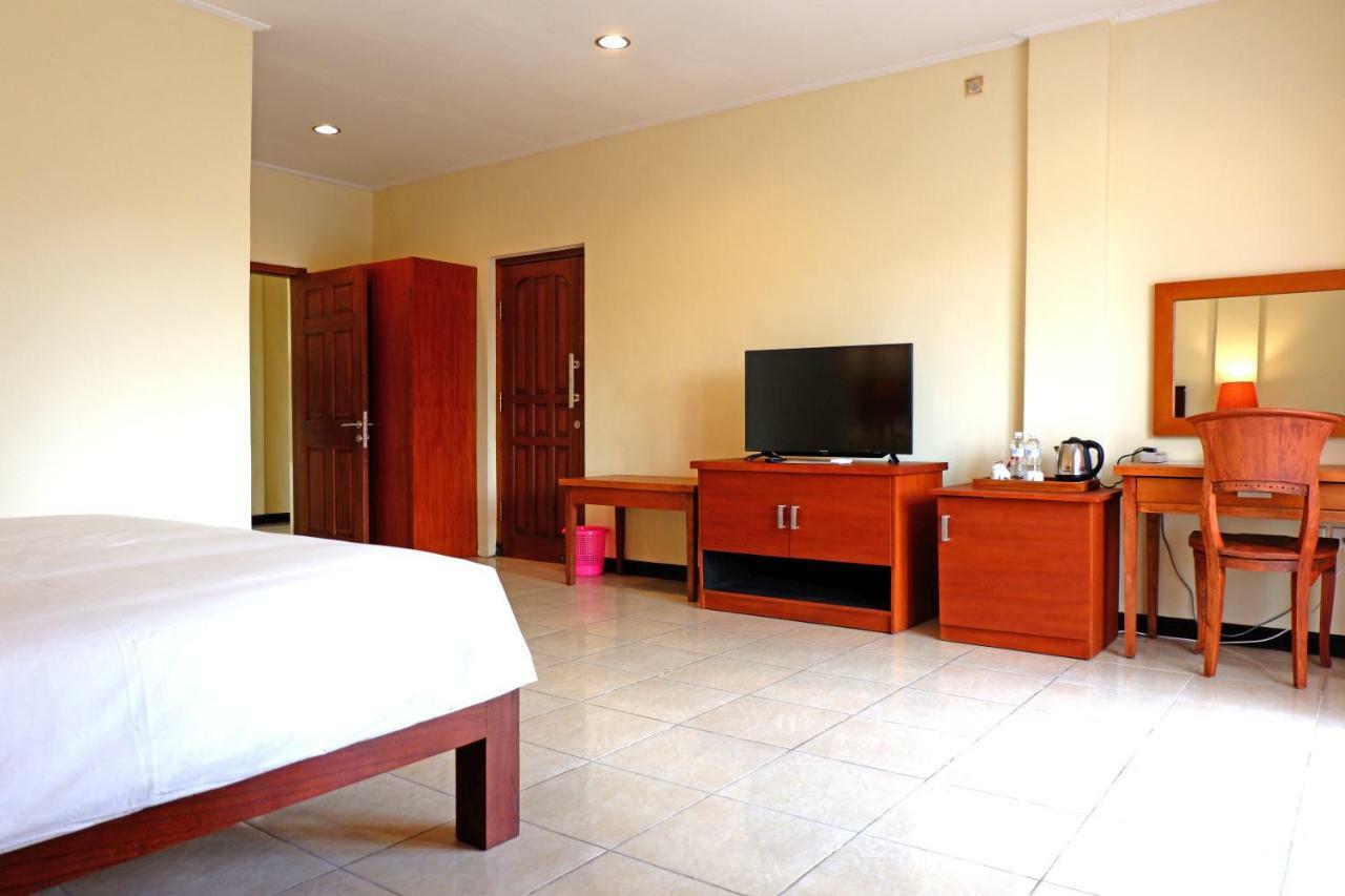 Hotel Intansari Denpasar Exteriör bild
