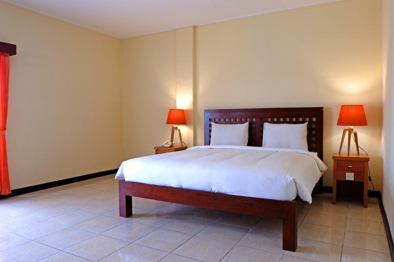 Hotel Intansari Denpasar Exteriör bild